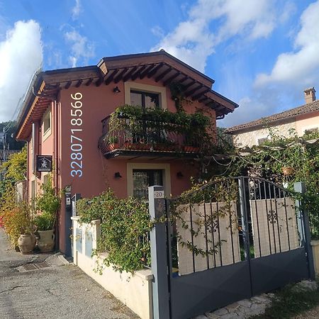 הוילה Contigliano La Bottega Del Fabbro Affitto Breve מראה חיצוני תמונה