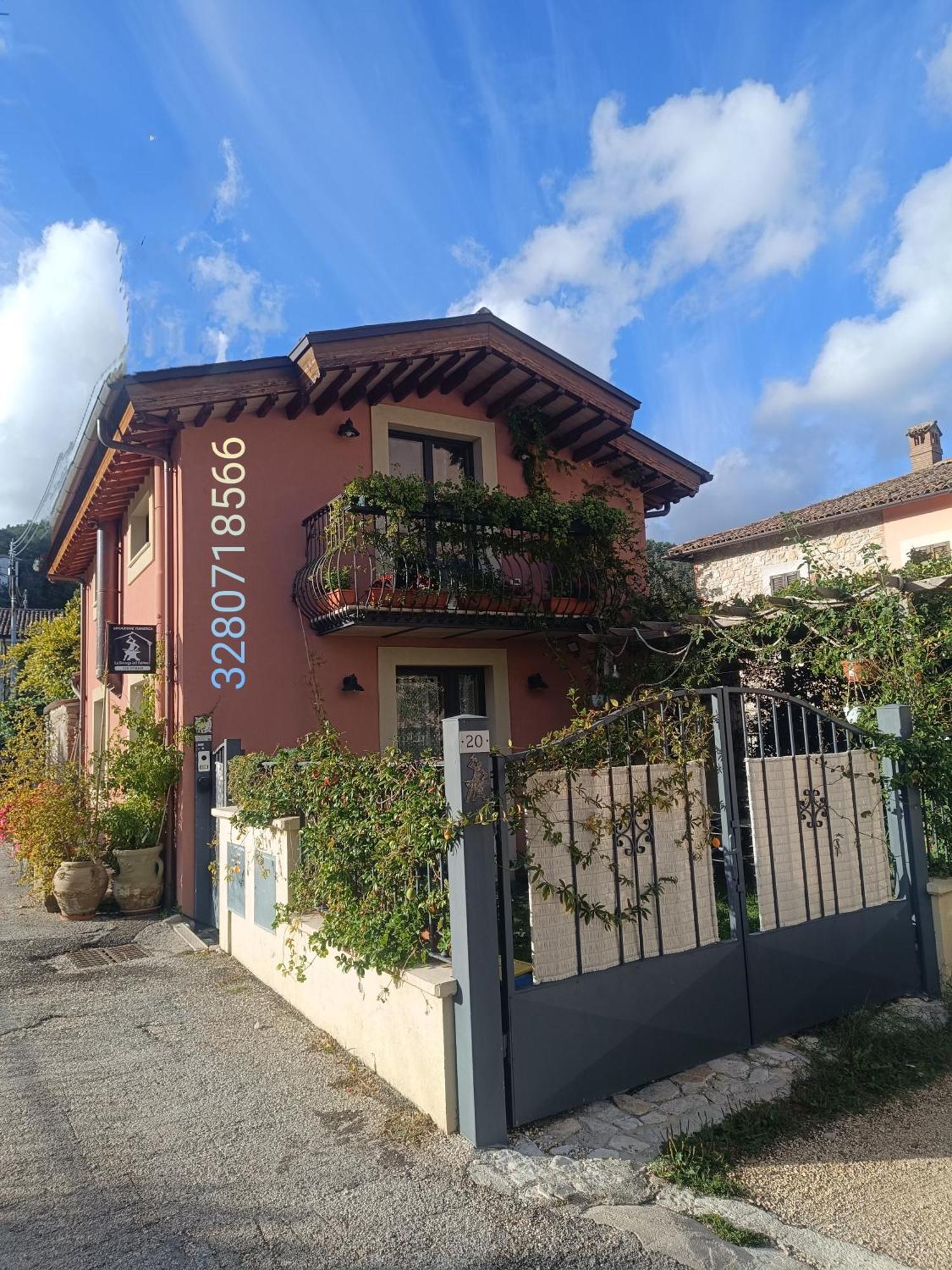 הוילה Contigliano La Bottega Del Fabbro Affitto Breve מראה חיצוני תמונה
